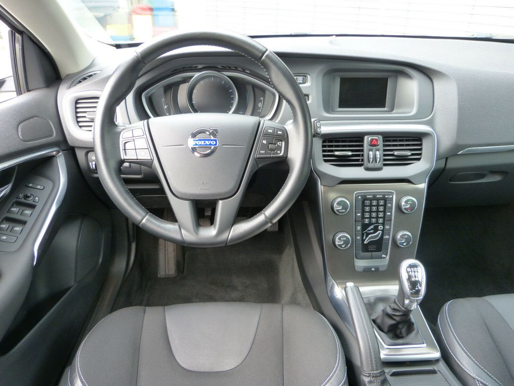 Volvo V40 2014