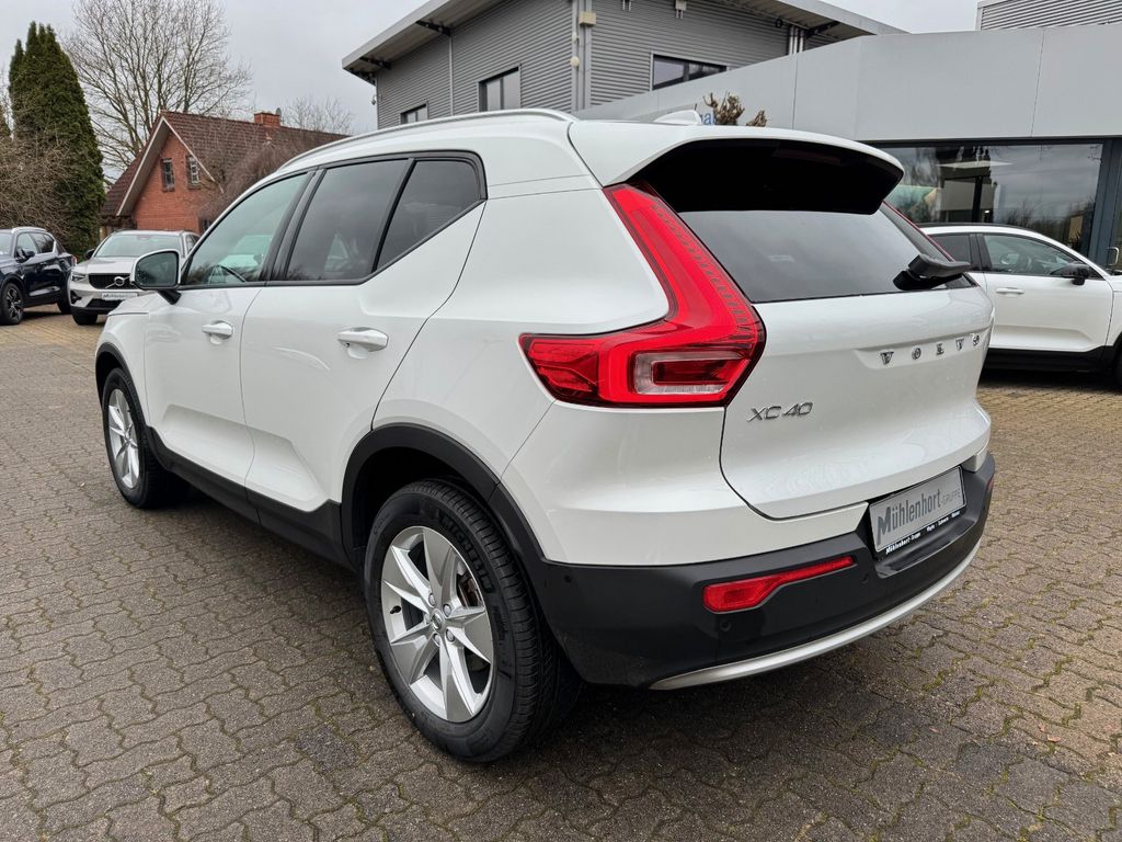 Volvo XC40 2025