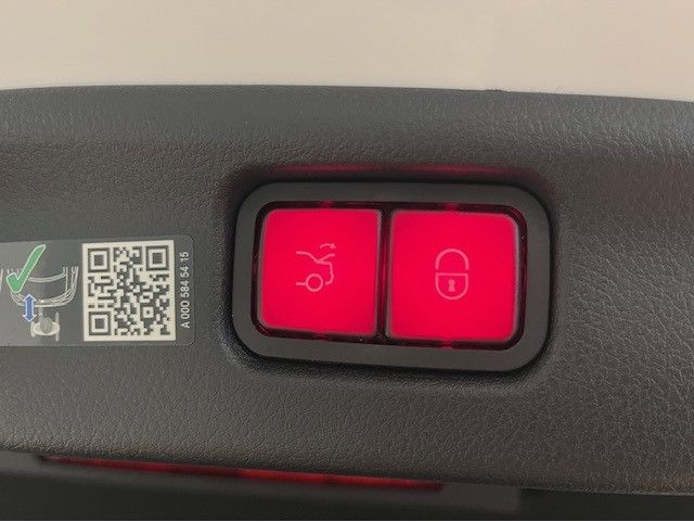 Mercedes-Benz C 300 2025