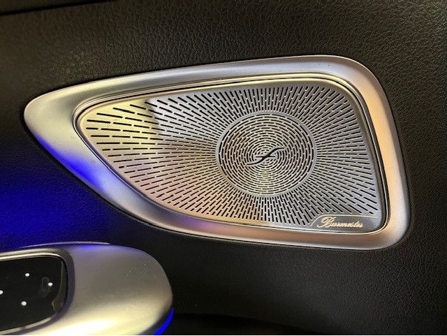 Mercedes-Benz C 300 2025