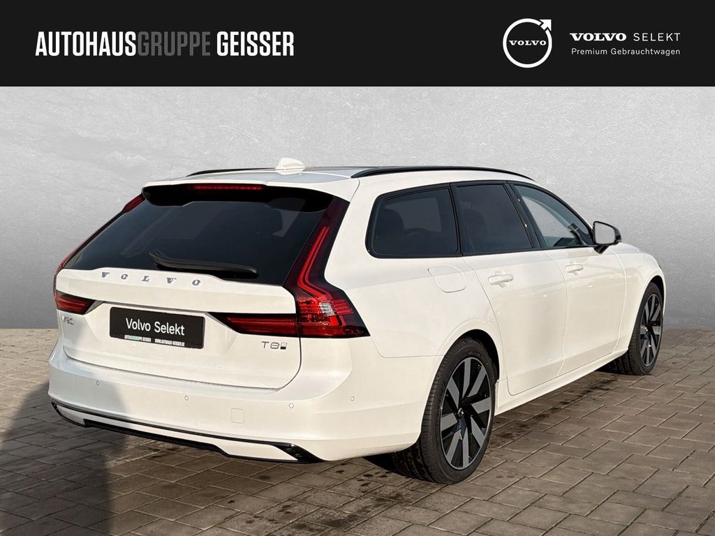 Volvo V90 2025