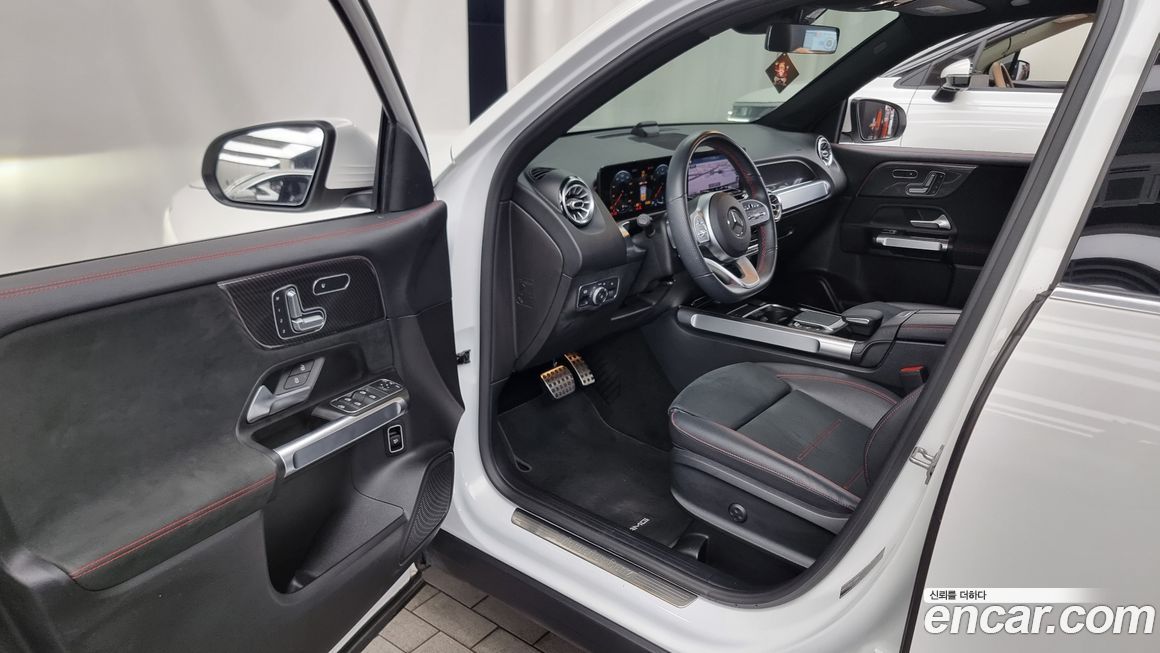 Mercedes-Benz GLB-Class 2021