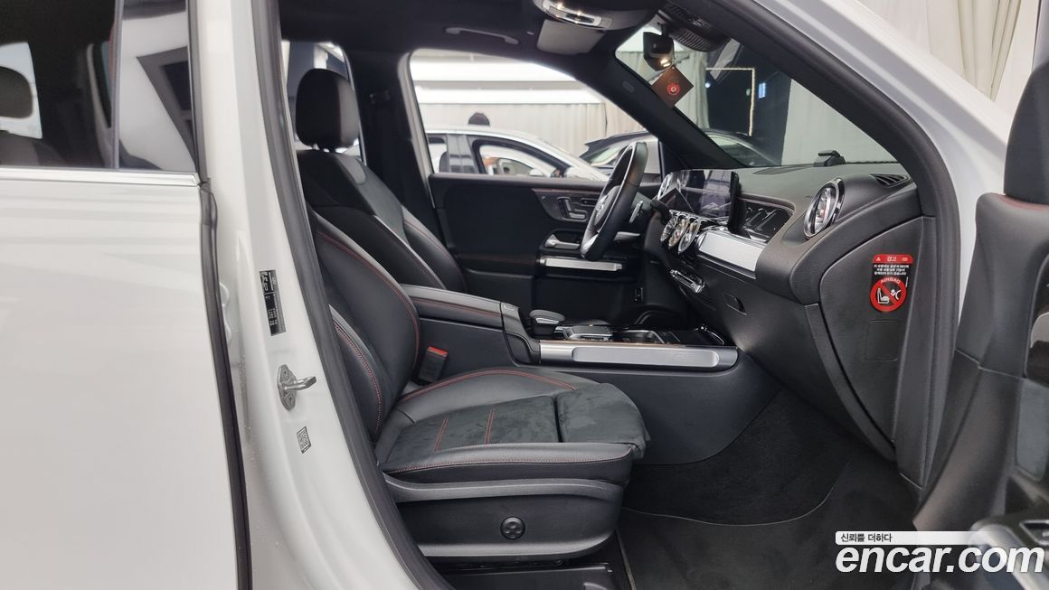 Mercedes-Benz GLB-Class 2021