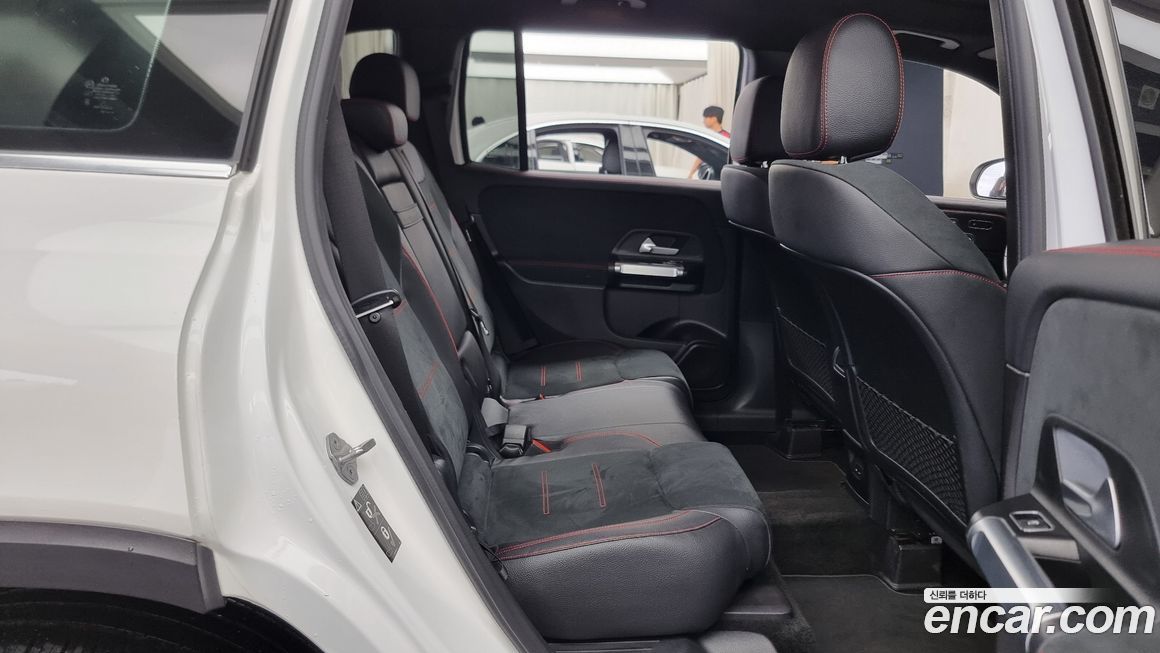 Mercedes-Benz GLB-Class 2021