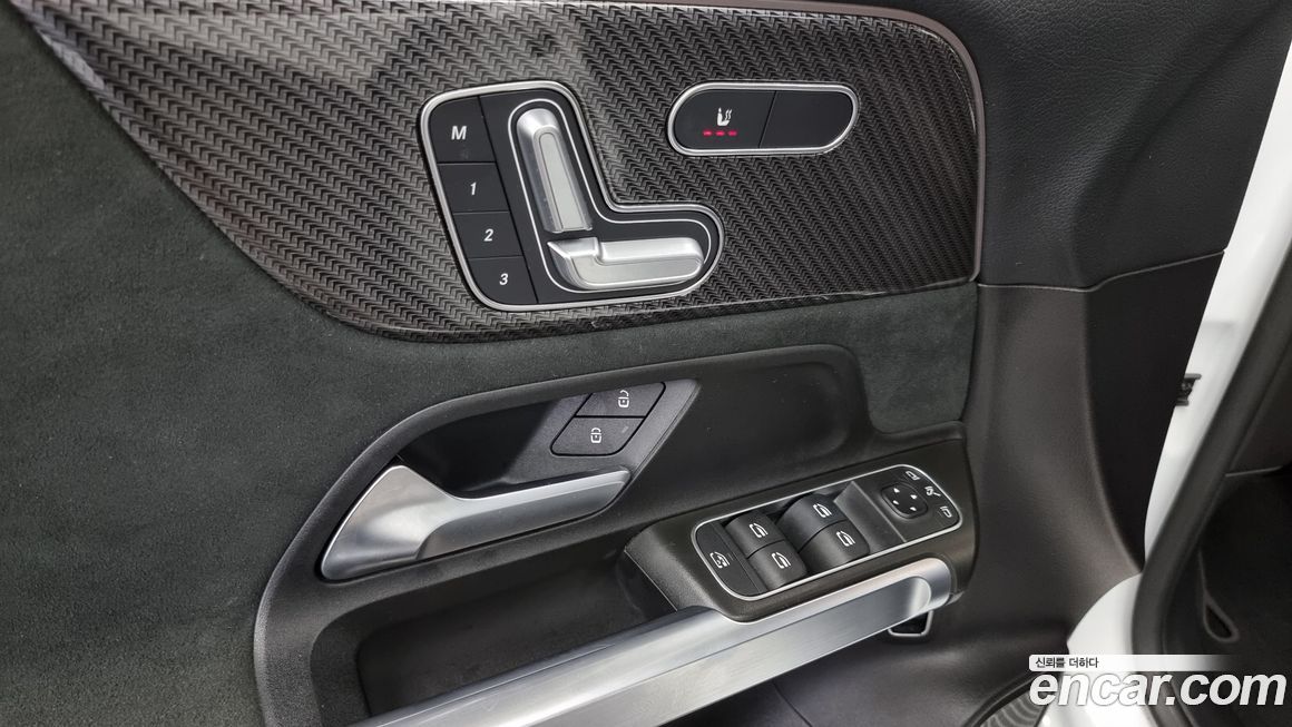 Mercedes-Benz GLB-Class 2021