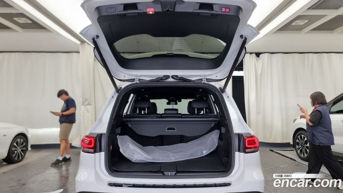 Mercedes-Benz GLB-Class 2021