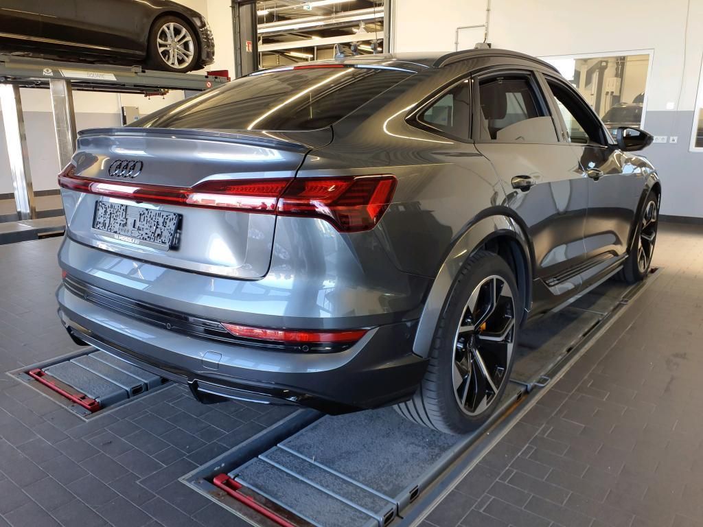 Audi e-tron 2022