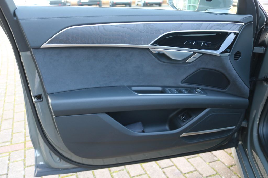 Audi A8 2024