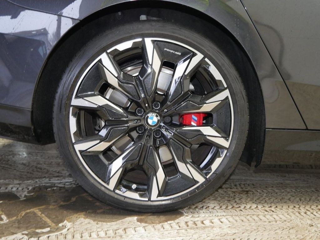 BMW i5 2025