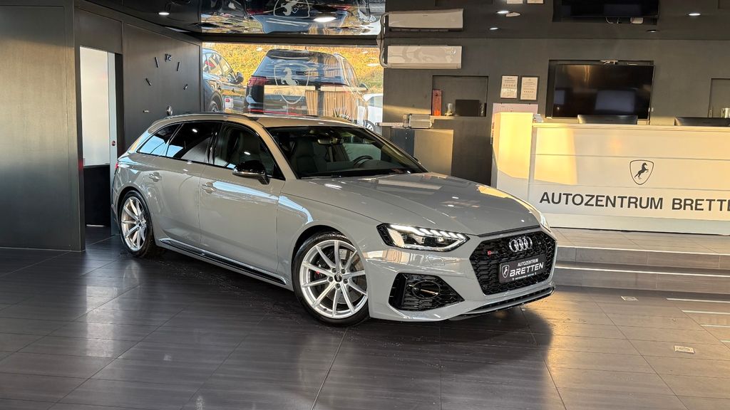Audi RS4 2021
