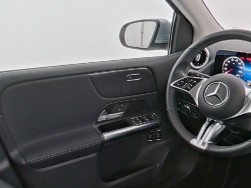 Mercedes-Benz B 250 2025