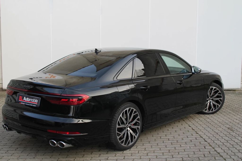 Audi S8 2024