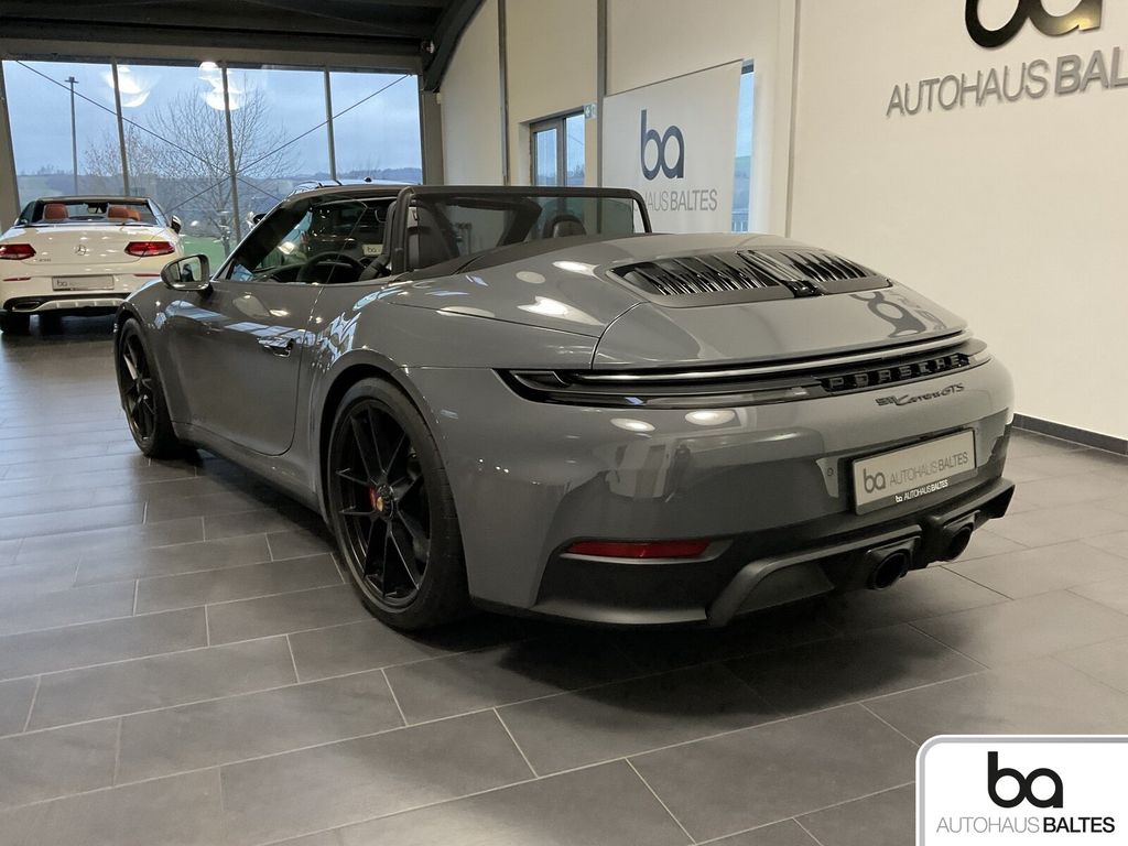 Porsche 992 2025