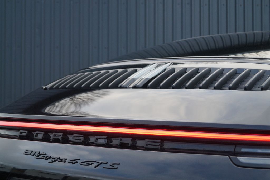 Porsche 992 2024