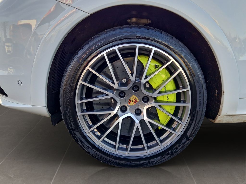 Porsche Cayenne 2021