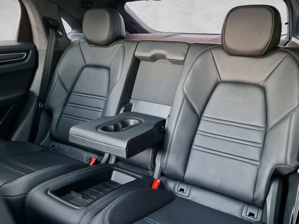 Porsche Cayenne 2021