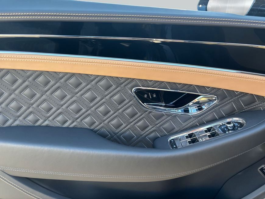 Bentley Continental GTC 2022