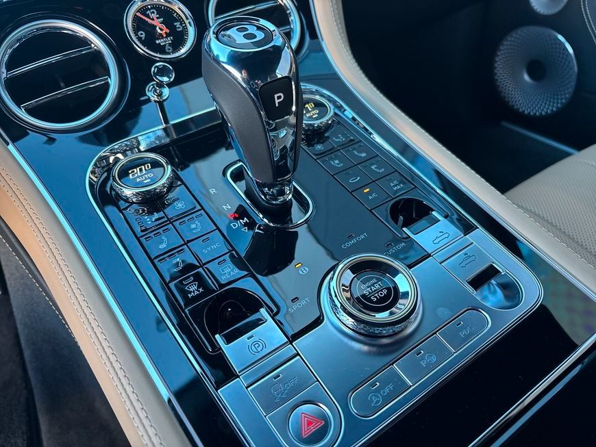 Bentley Continental GTC 2022