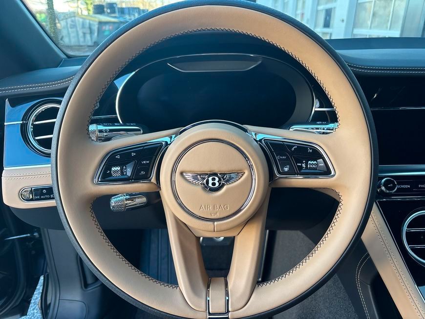 Bentley Continental GTC 2022