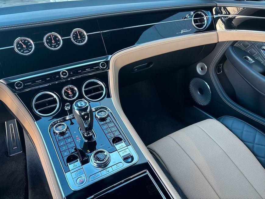 Bentley Continental GTC 2022