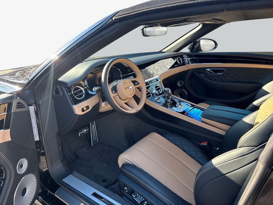 Bentley Continental GTC 2022