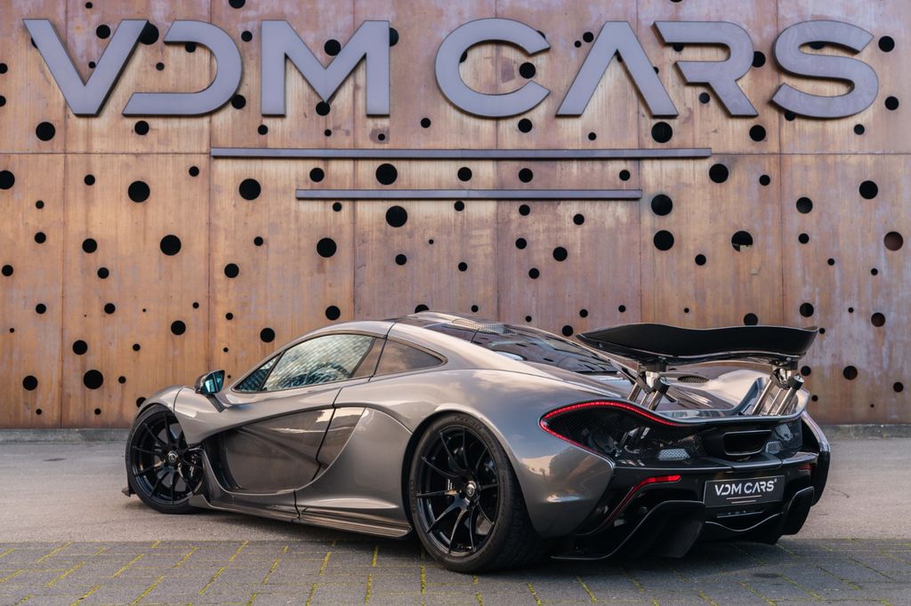 McLaren P1 2015