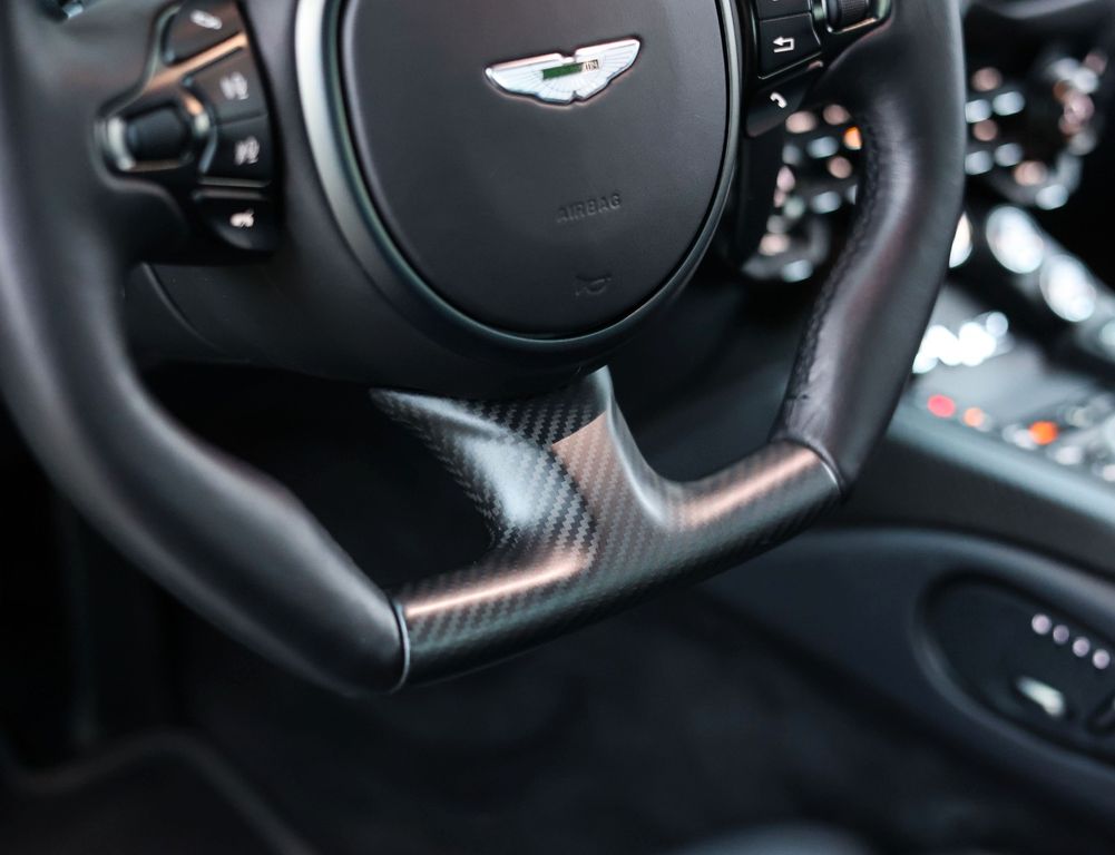 Aston Martin V12 Vantage 2023