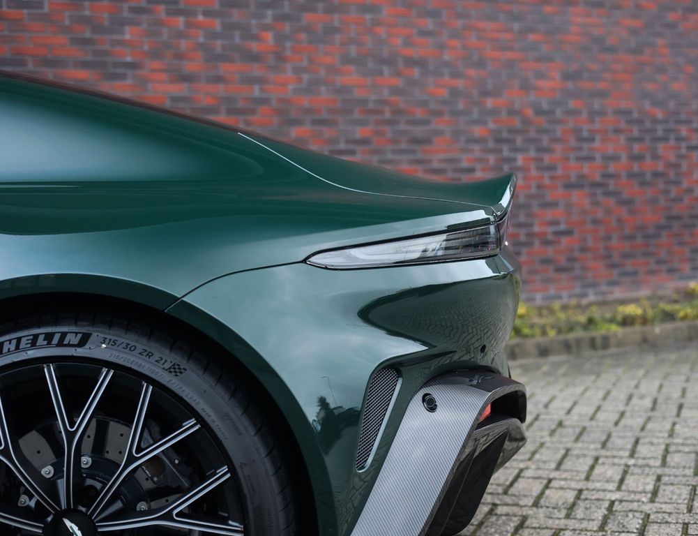 Aston Martin V12 Vantage 2023