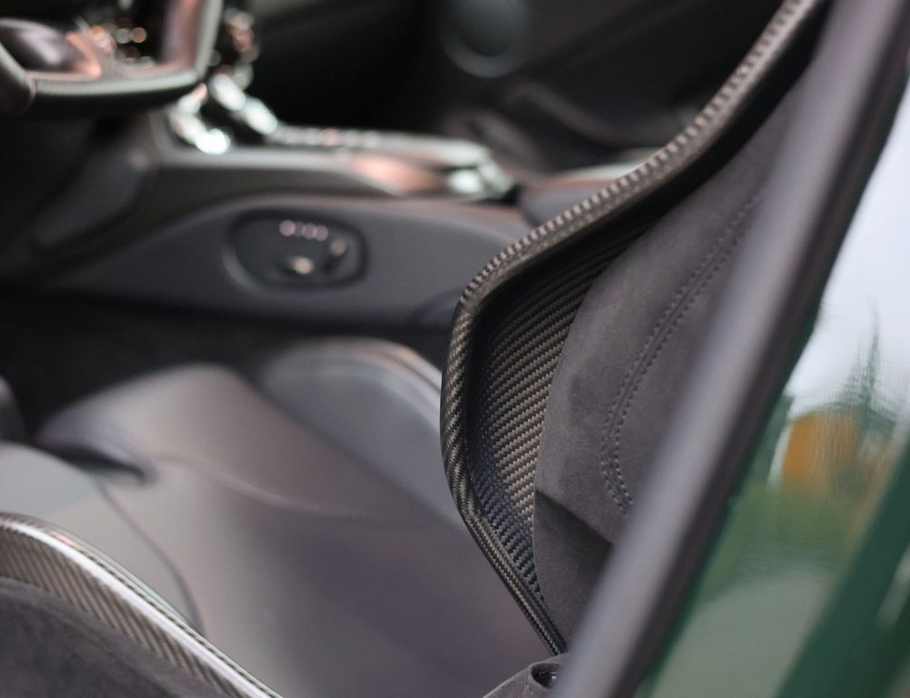 Aston Martin V12 Vantage 2023