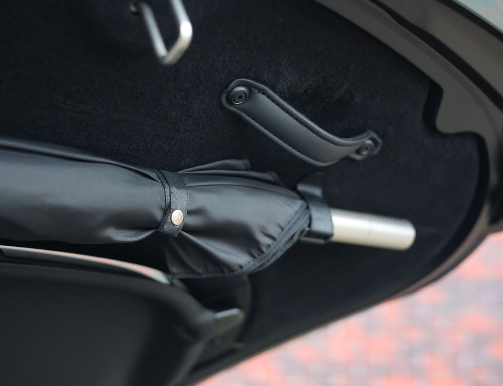 Aston Martin V12 Vantage 2023