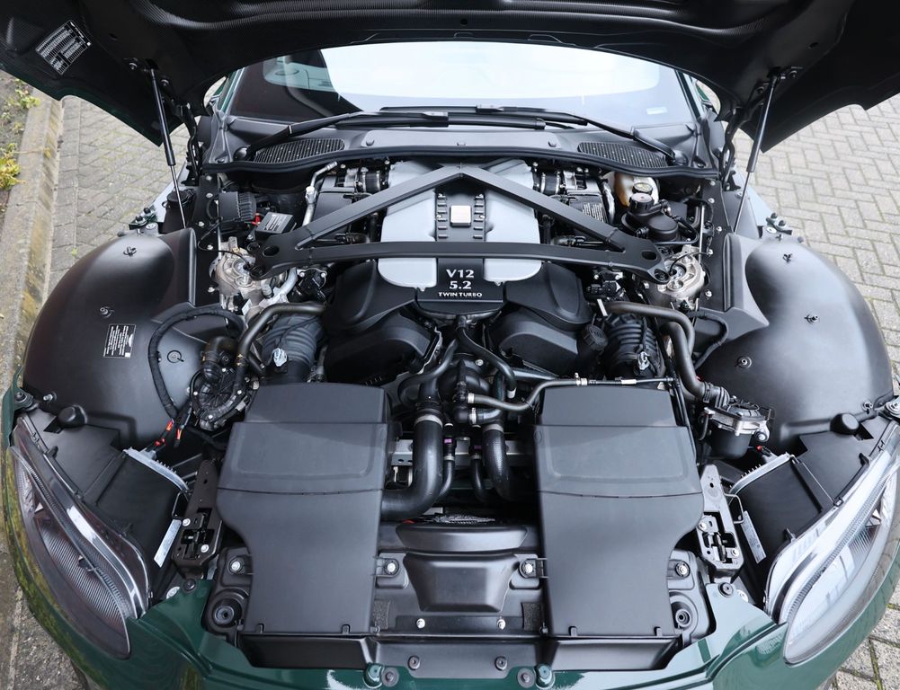 Aston Martin V12 Vantage 2023