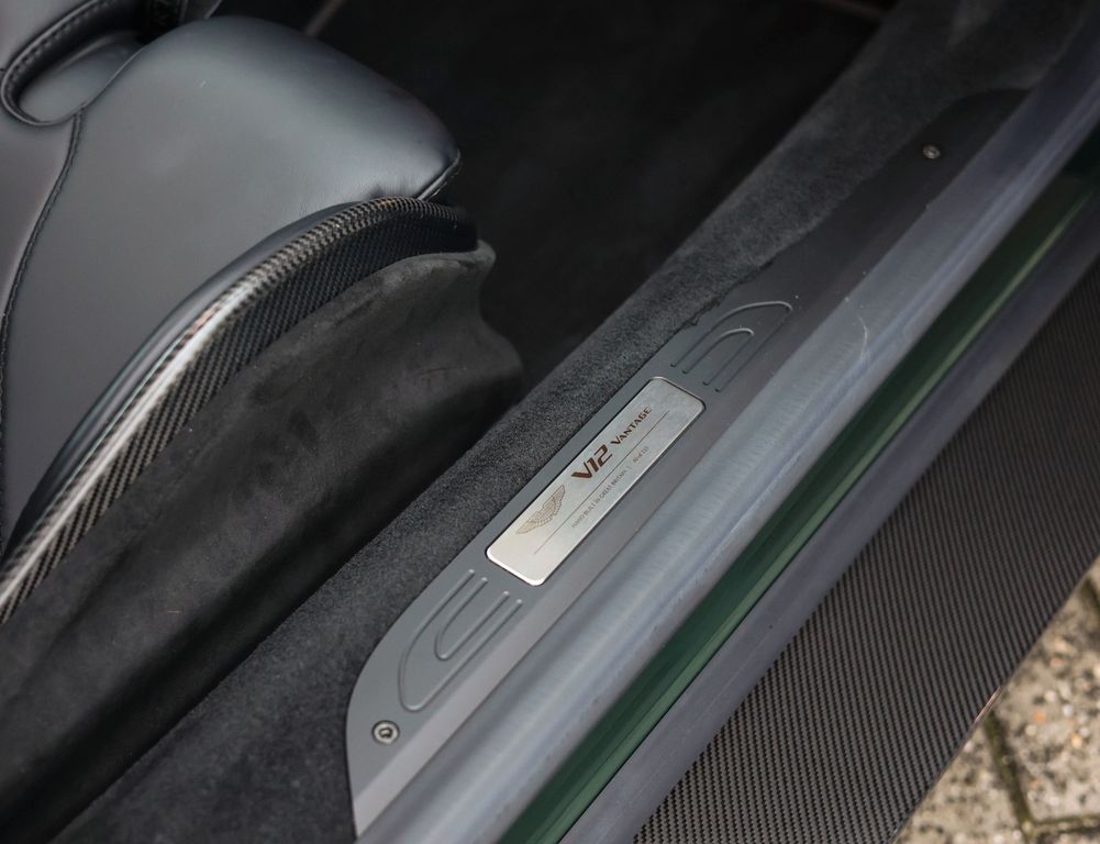 Aston Martin V12 Vantage 2023