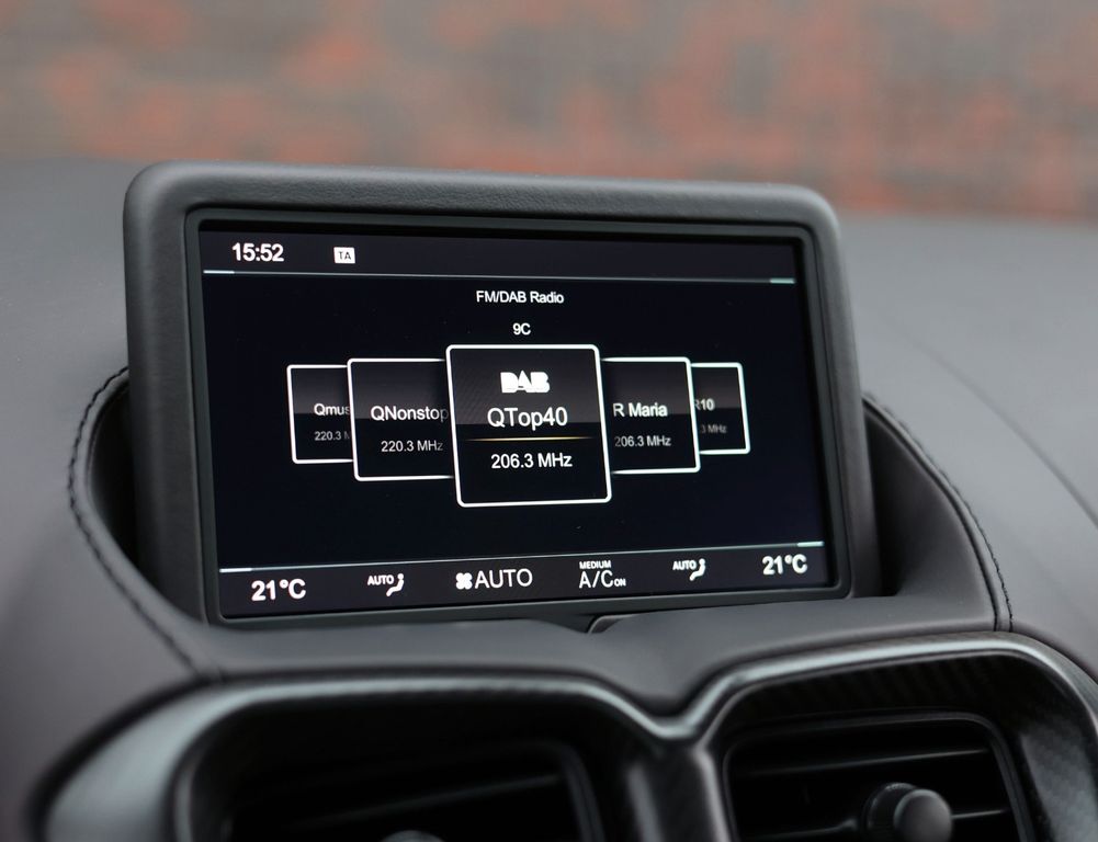 Aston Martin V12 Vantage 2023