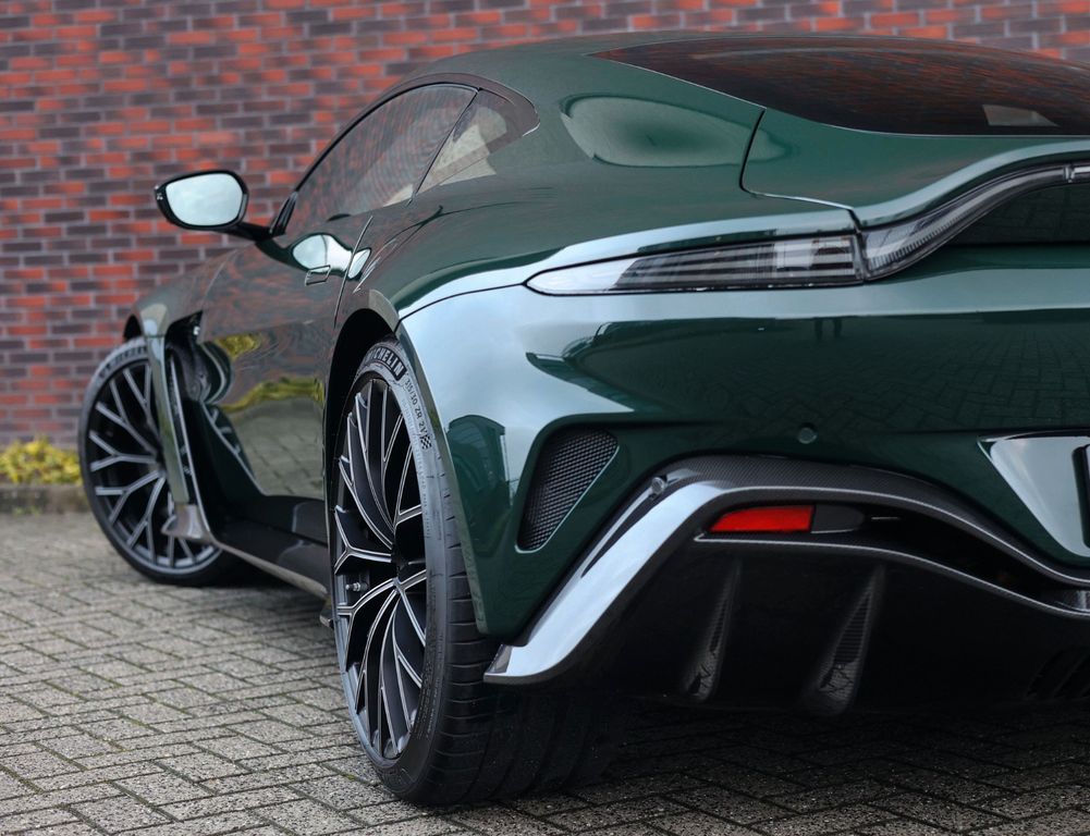 Aston Martin V12 Vantage 2023