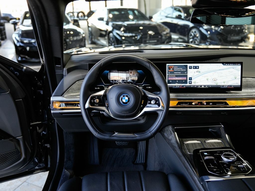 BMW i7 2024