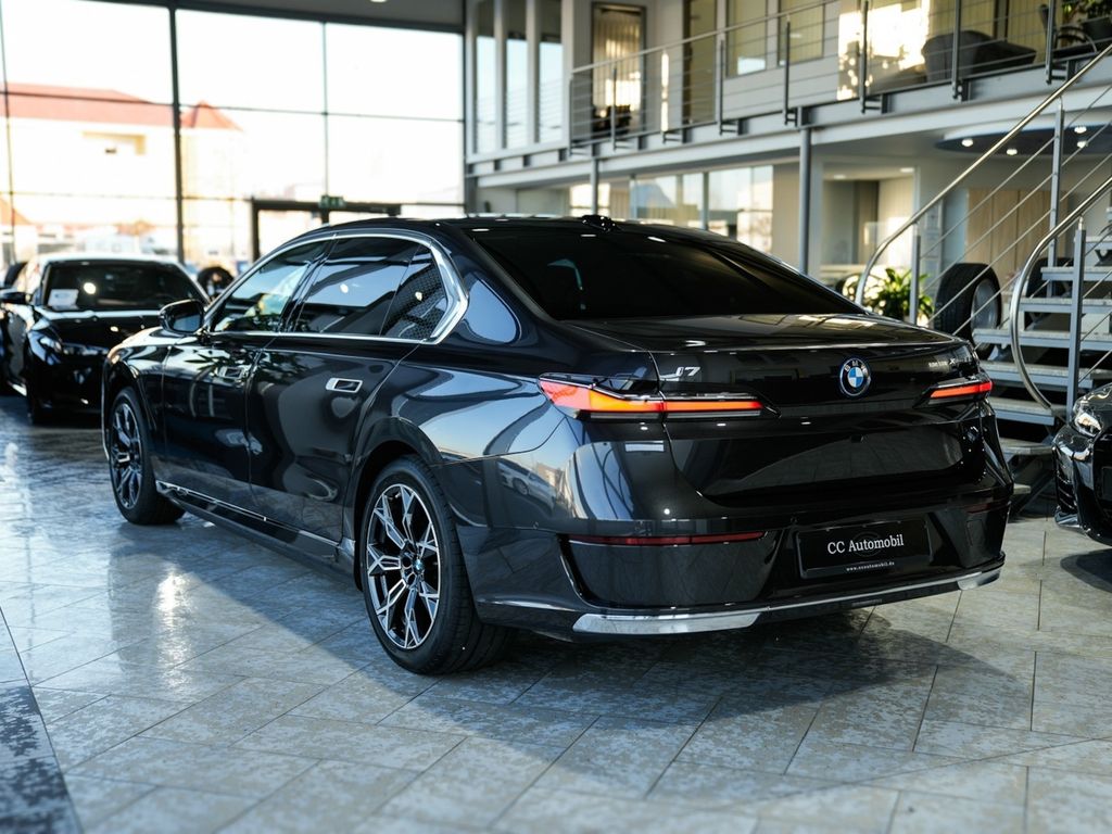 BMW i7 2024