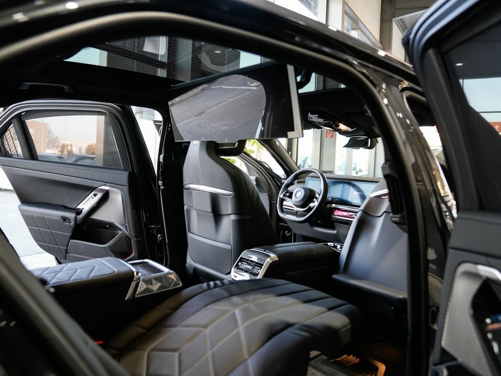 BMW i7 2024