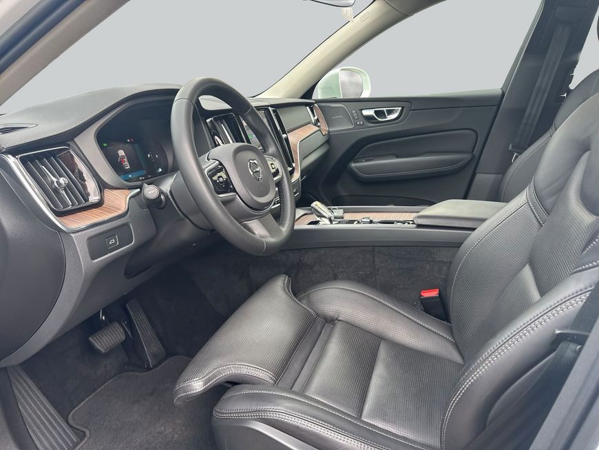 Volvo XC60 2022