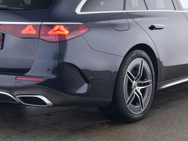 Mercedes-Benz E 300 2025