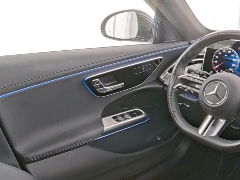 Mercedes-Benz E 300 2025