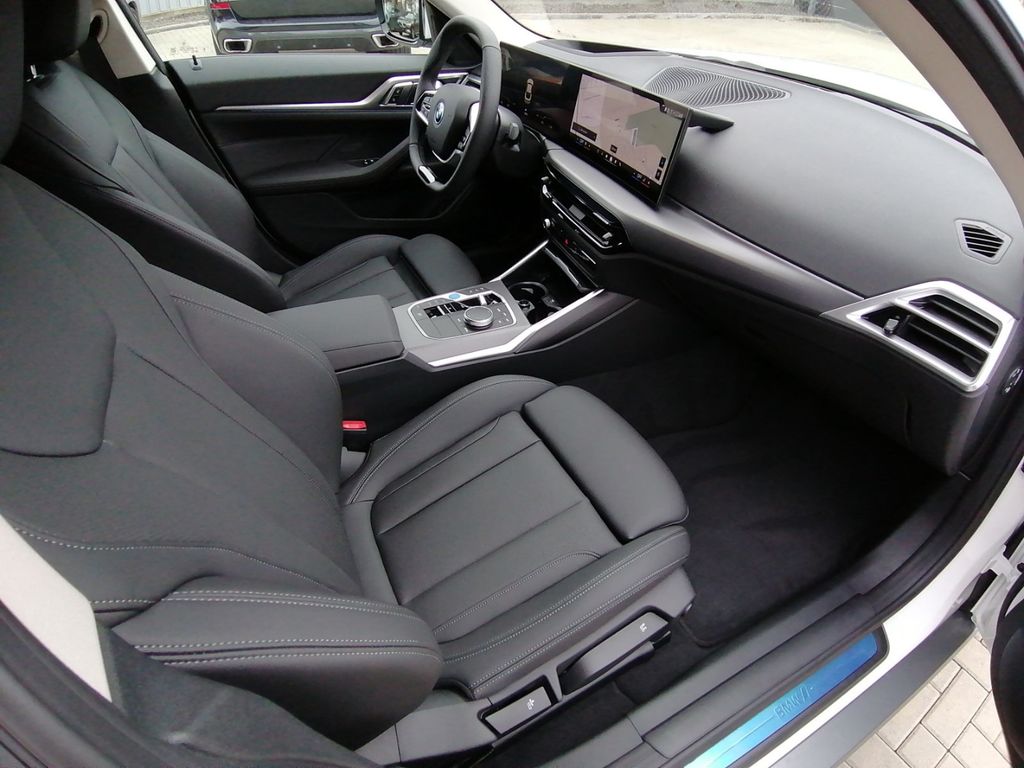 BMW i4 2025