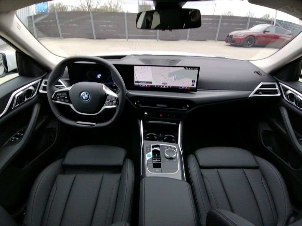 BMW i4 2025