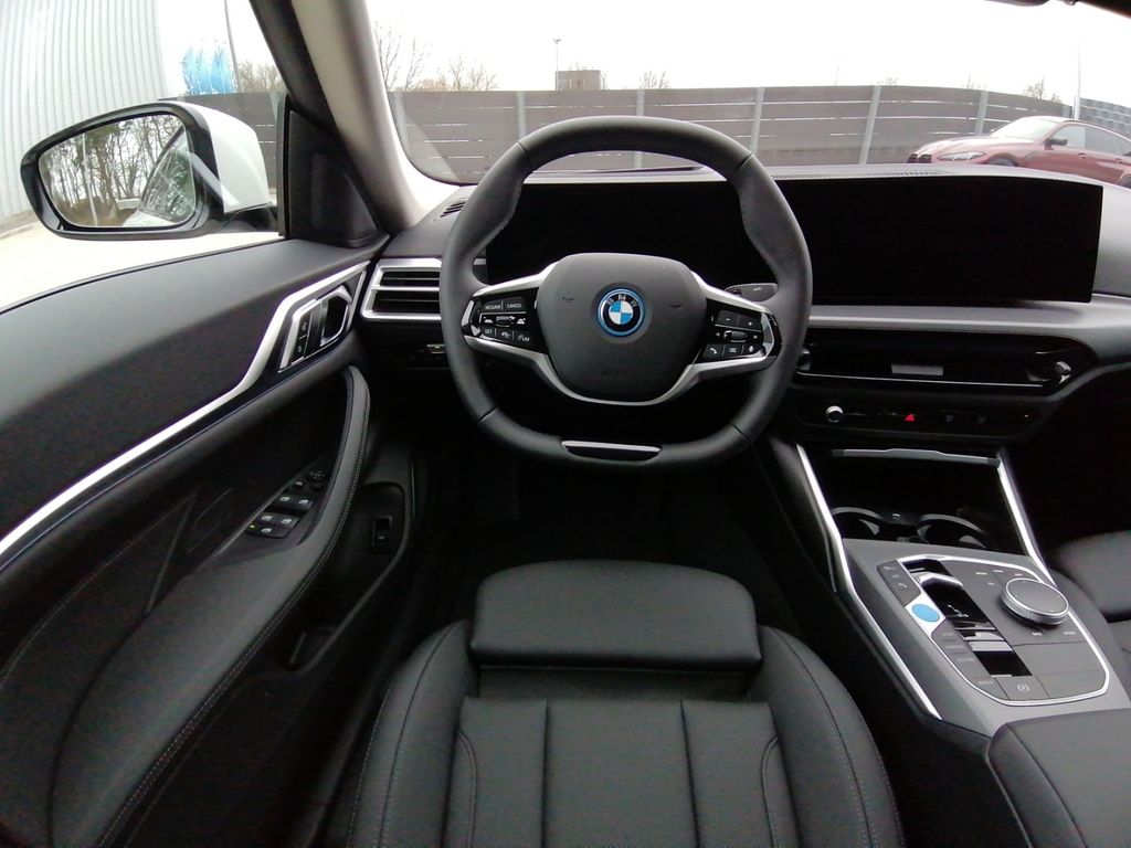 BMW i4 2025