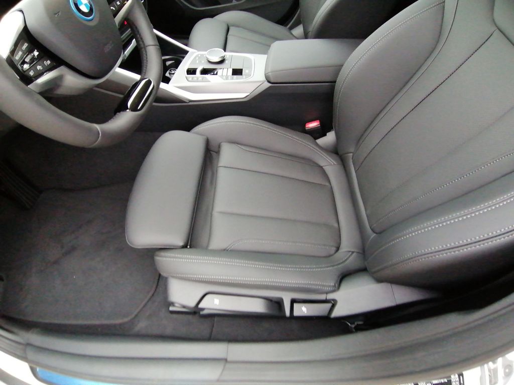 BMW i4 2025