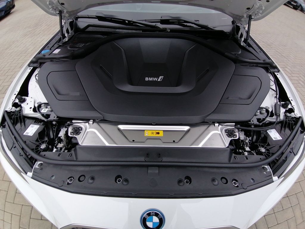 BMW i4 2025