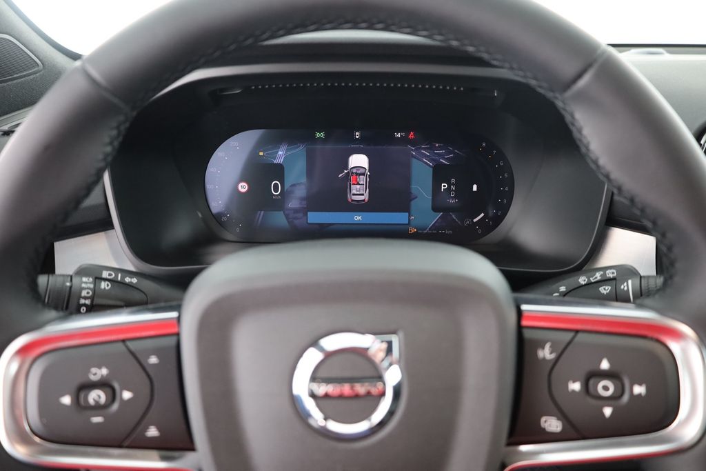 Volvo XC40 2025