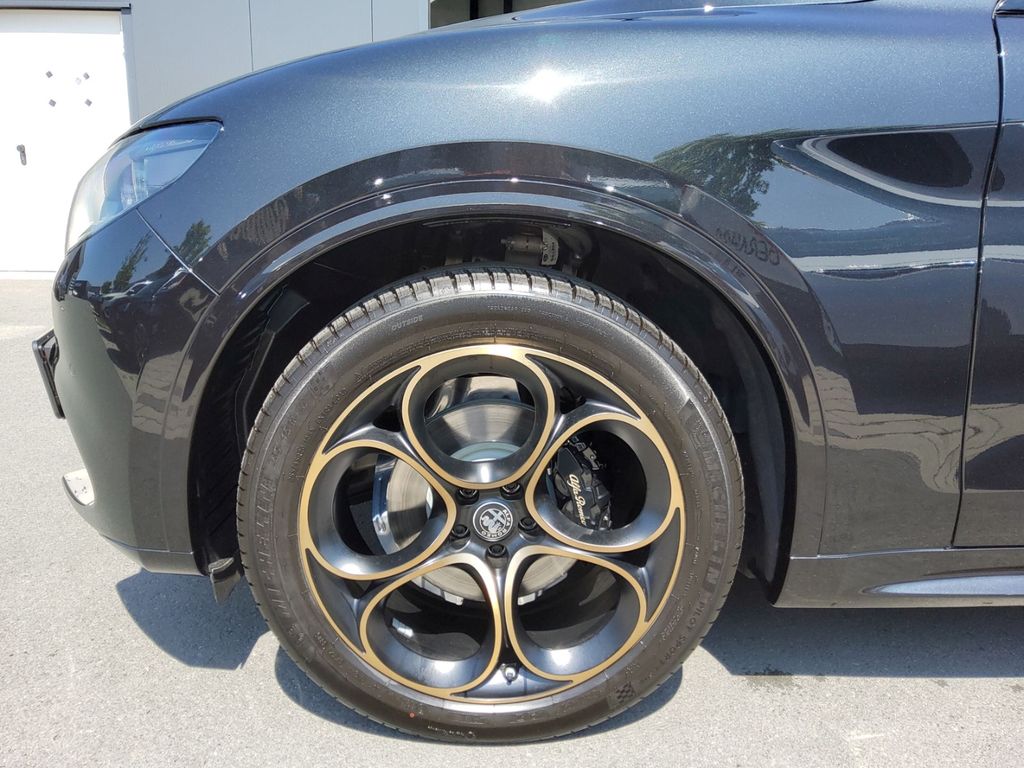 Alfa Romeo Stelvio 2025