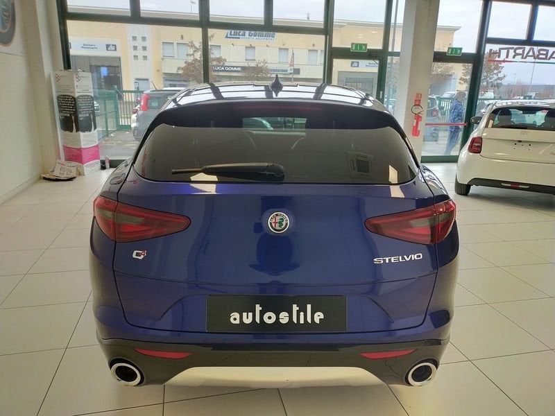 Alfa Romeo Stelvio 2022