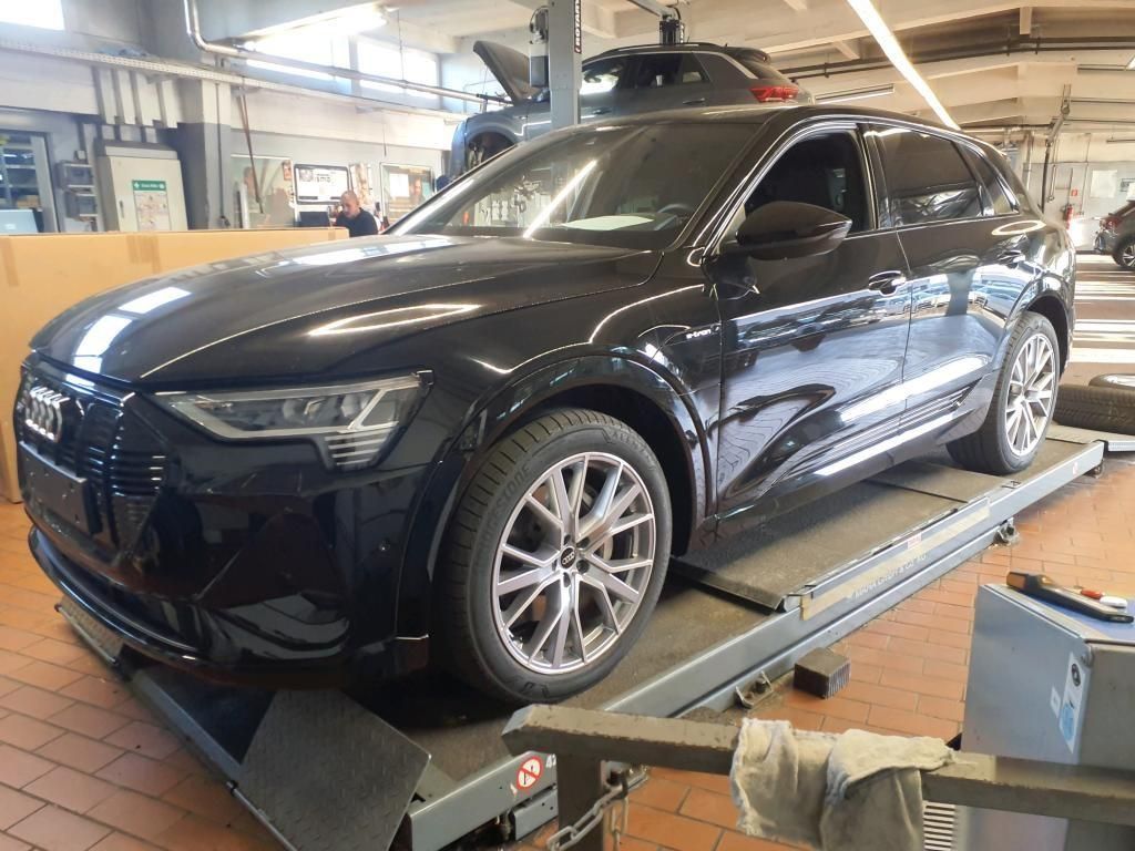 Audi e-tron 2022