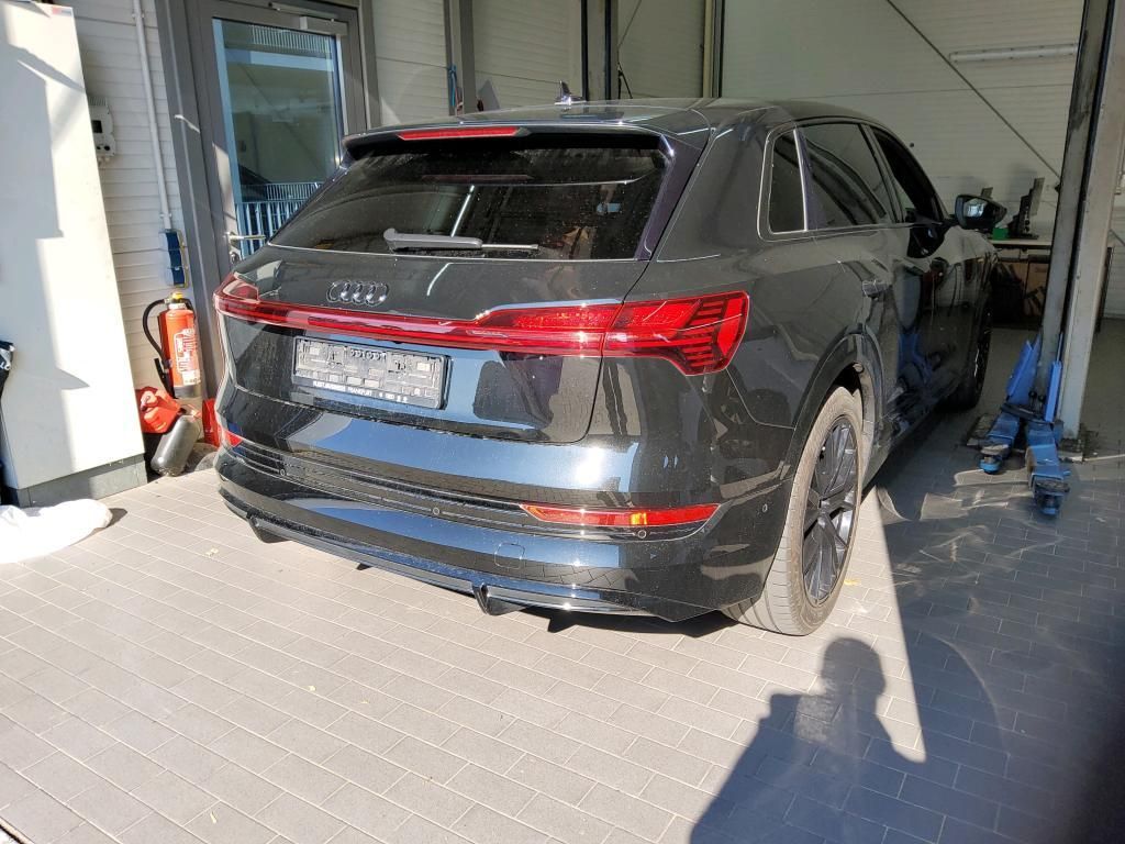 Audi e-tron 2022